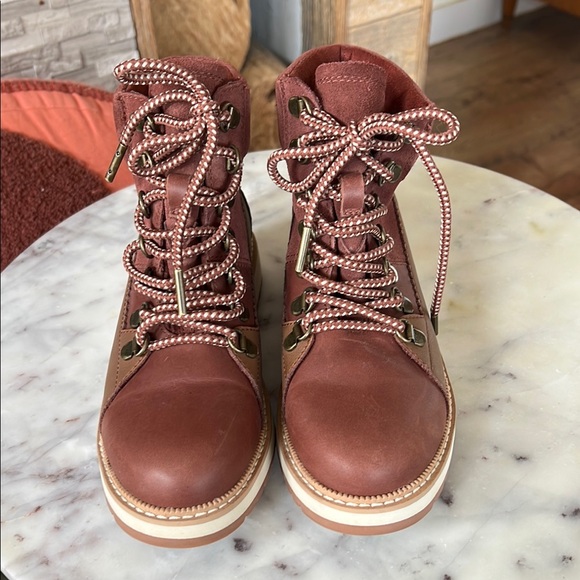 Tom’s Brown Lace-Up Boots - Picture 2 of 6